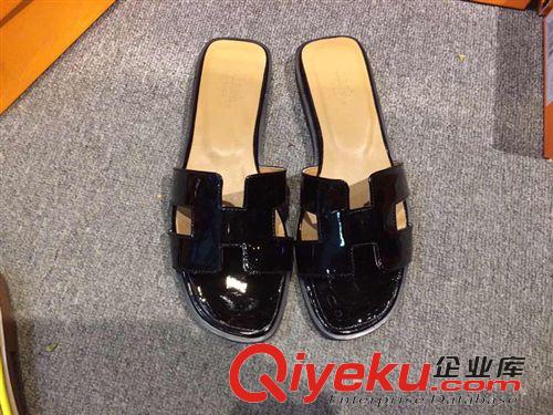 涼鞋/拖鞋 H家爆款拖鞋 一字拖 沙灘鞋 家居涼拖鞋 漆皮平底拖鞋 微信貨源原始圖片2