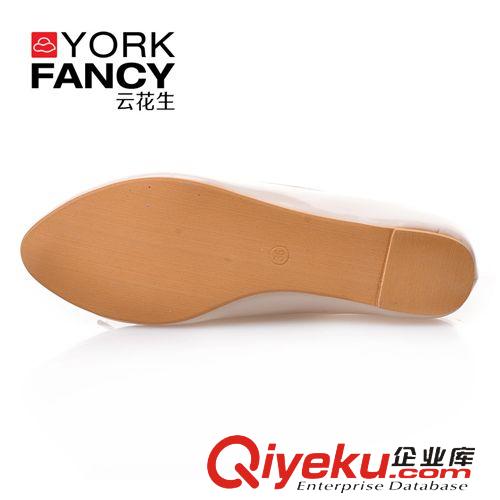 單鞋 韓版新款舒適純色平跟單鞋 蝴蝶結(jié)內(nèi)增高漆皮淺口尖頭時尚女鞋 淘原始圖片3