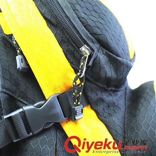 戶外類產品 零度雙肩背包戶外休閑背包80309多功能包庫存緊張特惠價zp包郵