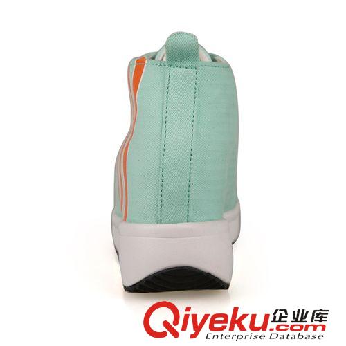 內(nèi)增高女鞋 正品運動休閑女鞋潮布面透氣經(jīng)典三條系帶隱形內(nèi)增高松糕女單鞋原始圖片3