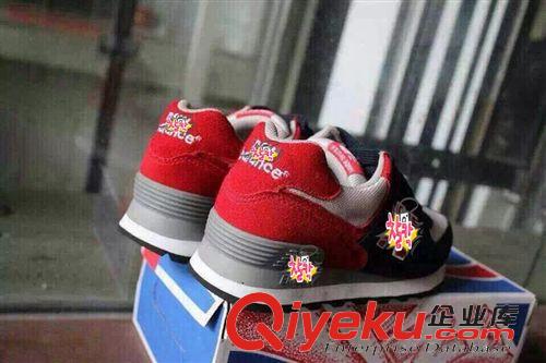 跑步鞋 N字母美國(guó)隊(duì)長(zhǎng)閃亮登場(chǎng)574{zx1}配色 趕快砸單吧. 情侶款36—44碼原始圖片3