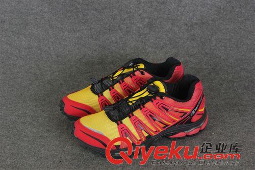 跑步鞋 茵 復(fù)古跑鞋 寶 運(yùn)動(dòng)鞋跑步鞋 16004
