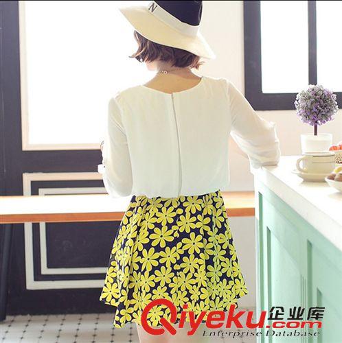 夏季新款 熱批2015春夏款甜美拼接女裝碎花圓領(lǐng)泡泡袖大擺型七分袖連衣裙原始圖片3