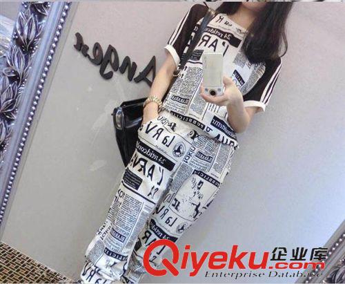 六月夏季新款 傲曼 新款時尚潮牌女裝黑白字母印花報紙短袖雪紡紗套裝 n816