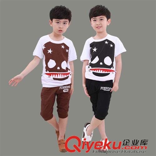 夏裝 一件代發(fā)產(chǎn)品 外貿(mào)童裝批發(fā)新款2015夏裝韓版拼肩字母男童短袖套裝兒童迷彩套裝