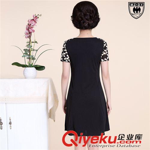 夏季新款 2015夏季新品中老年女裝簡約黑色連衣裙簡約領口刺繡花朵廠家直銷原始圖片2