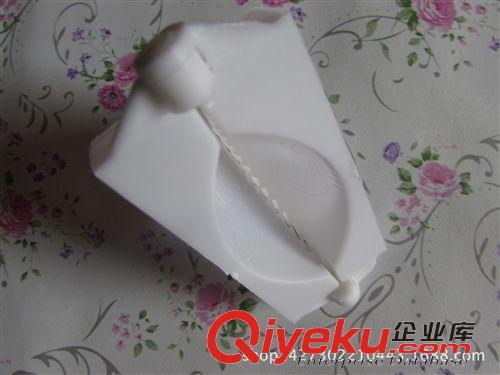 1元家居用品 1元塑料包饺子器  厂家直销 义乌1元小商品百货批发 地摊价