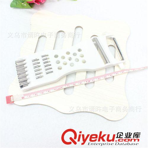 廚房用品 家用多功能切菜器 瓜果刨 削皮刀 刨子 一元兩元批發原始圖片3