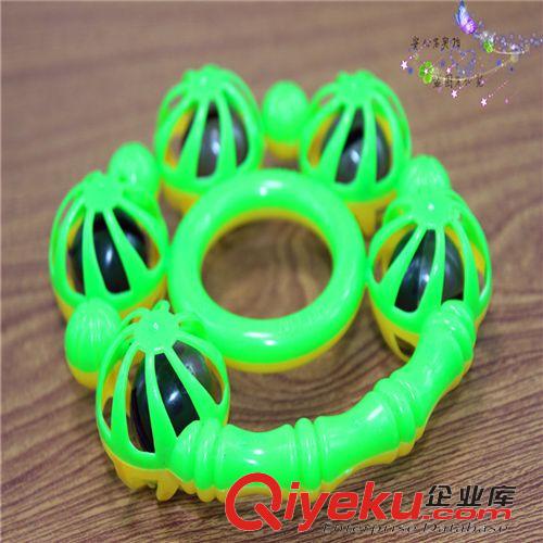 Y Y塑料兒童玩具搖鈴 五花鈴鐺 2元店 一元店鋪地?cái)偘儇?顏色隨機(jī)原始圖片3