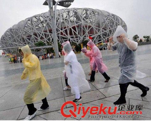 春夏熱賣(mài) 6080旅游一次性雨衣 加厚戶(hù)外雨衣旅行漂流雨衣透明一次性雨披原始圖片3