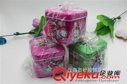 塑料、樹脂工藝品 兩元店工藝品批發(fā) 義烏2元小商品地攤采購 陶瓷卡通混款存錢筒