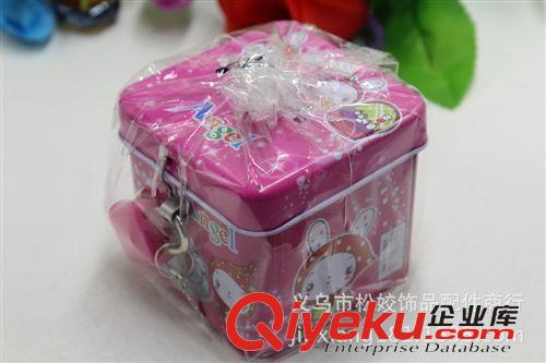 塑料、樹脂工藝品 兩元店工藝品批發(fā) 義烏2元小商品地?cái)偛少?學(xué)生帶鎖方鐵存錢筒原始圖片3