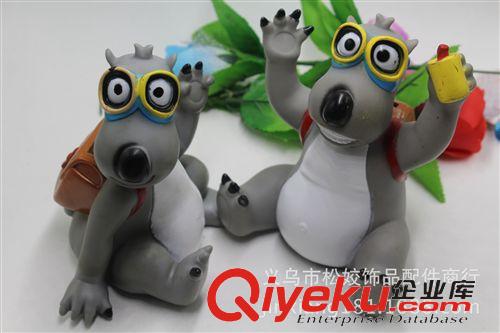 塑料、樹脂工藝品 兩元店工藝品批發 義烏2元小商品地攤采購 塑料塑脂倒霉熊存錢筒原始圖片2