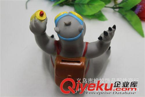 塑料、樹脂工藝品 兩元店工藝品批發 義烏2元小商品地攤采購 塑料塑脂倒霉熊存錢筒原始圖片3