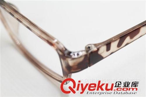 太陽鏡 義烏小商品 2元店批發  精美精品飾品 兩元貨源進配 奧尼卡平光鏡原始圖片3