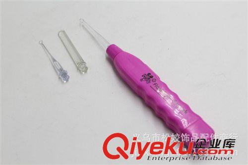 耳勺、潔耳器 義烏2元店地攤小商品貨源批發(fā) 超市生活日用品 發(fā)光神奇帶燈耳勺原始圖片3