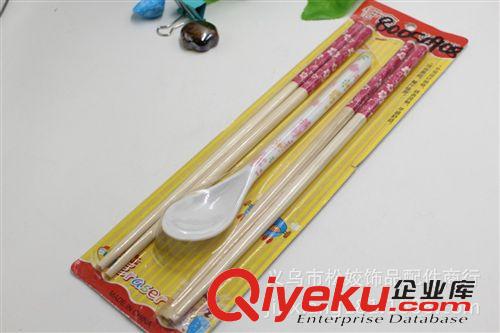 餐具套裝 2元批發(fā)貨源中心 義烏2元店總部直銷地?cái)偝猩钊沼?兩筷加勺