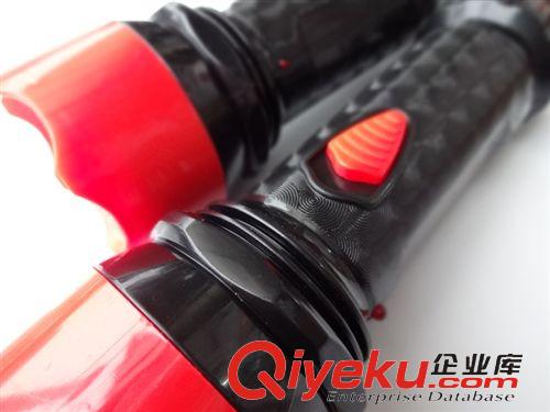 科 亮 手 電 筒 ~ 汕頭廠家 科亮LED充電手電筒 應(yīng)急家用手電筒 中號(hào) 6燈手壓手電筒原始圖片2