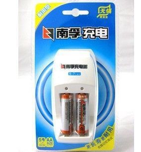 干電池 南孚充電王+2節(jié)耐用型5號(hào)(AA)1650毫安時(shí) 南孚充電套裝 充電器原始圖片3