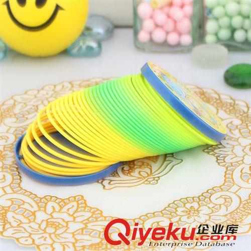 兒童玩具 彩虹圈 廠(chǎng)家直銷(xiāo) 兒童玩具 彩虹彈簧圈二元精品 二元日用百貨原始圖片2