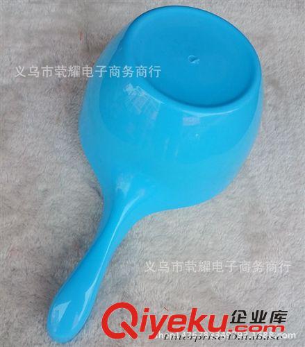 塑料 炫彩優(yōu)質(zhì)水勺 廚房用品塑料水舀 md加厚水瓢 長柄時(shí)尚浴勺 68g