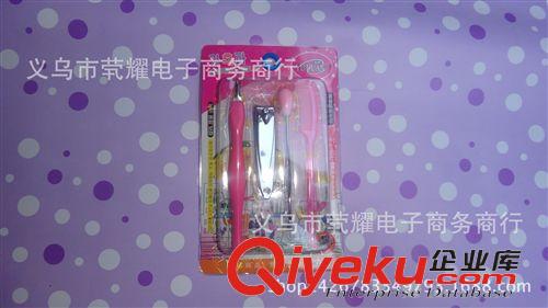 飾品專(zhuān)區(qū) 四件套指甲刀加耳勺 義烏化妝品批發(fā)產(chǎn)品 兩元批發(fā)商品 兩元商品原始圖片3