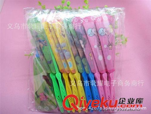 扇子 滿優(yōu)惠 花型連體塑料折扇 夏季必備 卡通連體扇子 兩元批發(fā)產(chǎn)品原始圖片3