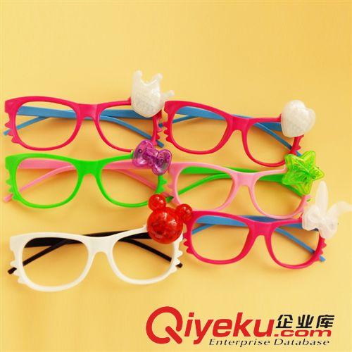 6月上新 新品KT貓發(fā)光眼鏡 閃光眼鏡兒童玩具批發(fā)地?cái)傌?地?cái)偀豳u貨源批發(fā)原始圖片2