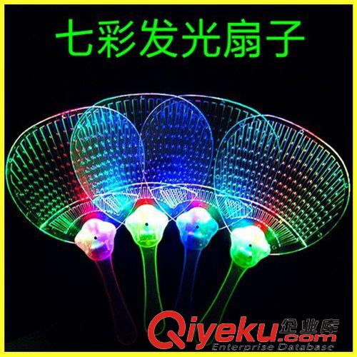 6月上新 新品KT貓發(fā)光眼鏡 閃光眼鏡兒童玩具批發(fā)地?cái)傌?地?cái)偀豳u貨源批發(fā)
