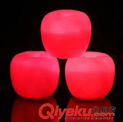 新品上架 圣誕節(jié)平安夜禮品 七彩發(fā)光創(chuàng)意蘋果小夜燈 節(jié)慶活動(dòng)促銷玩具禮物原始圖片3