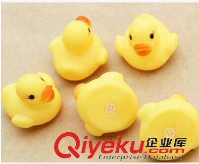 趣味玩具 發(fā)聲搪膠洗澡鴨 小黃鴨會(huì)叫的小鴨子 戲水玩具鴨 搪膠大黃鴨小鴨原始圖片2