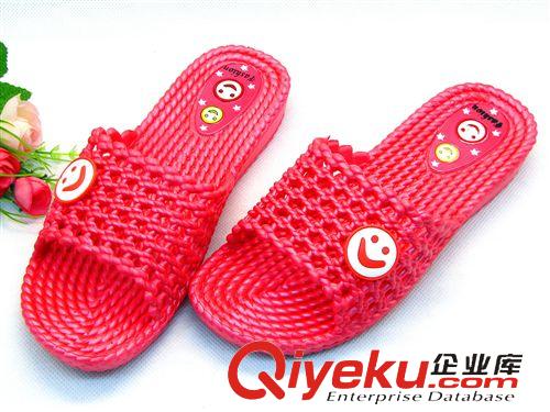 夏季熱賣 大毛毛蟲橡膠驅(qū)蚊手感玩具柔軟發(fā)泄七彩亮燈十元店貨源義烏批發(fā)