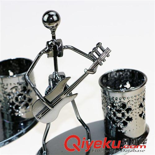 禮品工藝品 新款創意小鐵人辦公桌面擺件樂隊鐵藝筆筒學生禮品禮物義烏批發
