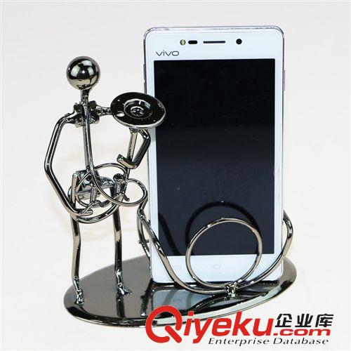 禮品工藝品 新款創意鐵人手機架小鐵人樂隊 家居擺件收納置物架義烏精品批發原始圖片3
