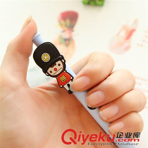 新品上市 韓國(guó)水筆批發(fā) 可愛按動(dòng)中性筆 英國(guó)士兵卡通創(chuàng)意中油性筆批發(fā)原始圖片3