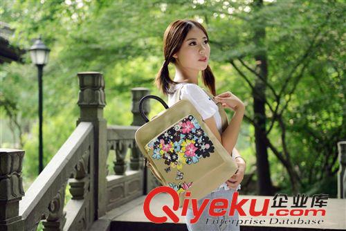 中國風手提包/背包/Hand Bag 中國風包包羊年休閑男女斜挎小包印花青花瓷經典皮包