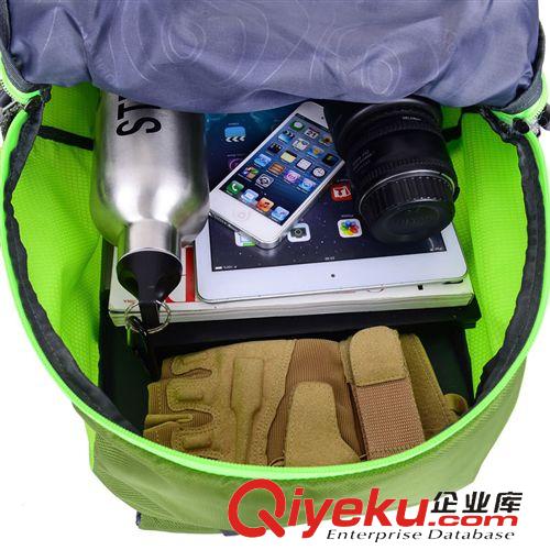 運動背包 2015新款男女通用旅行戶外登山包春游小款背包學生書包電腦包30L原始圖片3