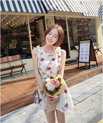 5月17號新款 碎花條紋韓版修身掛脖顯瘦收腰連衣裙原始圖片2