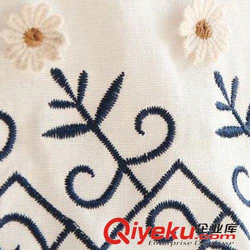 2015新款棉麻產(chǎn)品 森女可愛日系清新寬松刺繡花朵白色學(xué)院風(fēng)短袖棉麻連衣裙原始圖片3