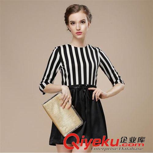 女式連衣裙 2015歐洲站春裝新款OL風(fēng)格條紋修身緞面拼接七分袖連衣裙女裝