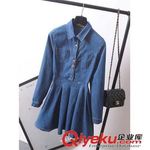 2015年1月新品 夏裝新款女連衣裙批發(fā) 韓版時(shí)尚顯瘦修身翻領(lǐng)牛仔百褶長袖連衣裙