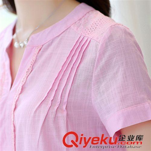 女式襯衫 春夏新品V領蕾絲拼接寬松套頭百搭上衣女棉麻短袖襯衫