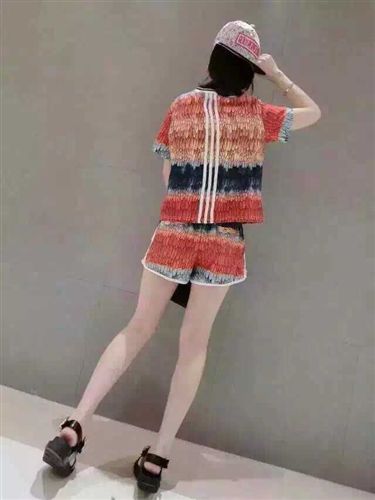      六月新款  歐洲站2015夏季新款三葉草彩色花休閑上衣+短褲運(yùn)動(dòng)套裝一件代發(fā)