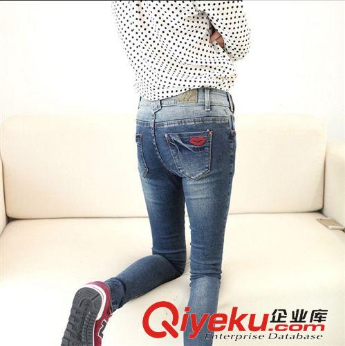 牛仔系列 2015新款時尚漸變色修身牛仔褲女小腳鉛筆褲紅唇刺繡長褲原始圖片2