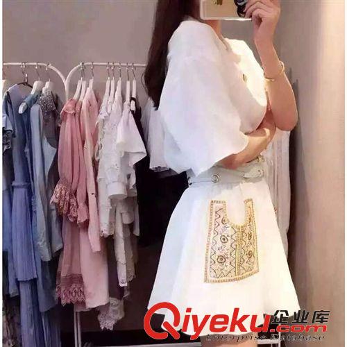 六月爆款 微信一手貨源歐洲站夏新款女裝手工刺繡連衣裙（配腰帶）原始圖片2