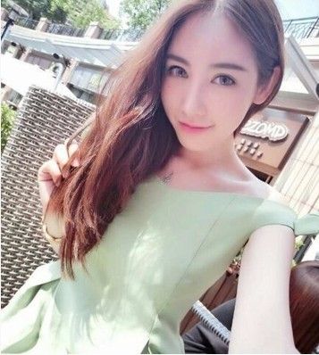 六月爆款 韓國大東門立體蝴蝶結(jié)露肩一字領(lǐng)純色A字大擺褶皺禮服連衣裙