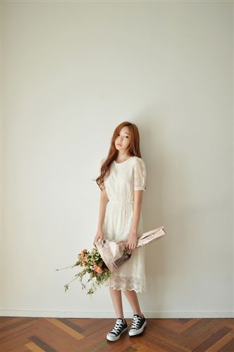 棉麻深女系 森女系文藝小清新 白色拼接短袖中長修身蕾絲連衣裙 廠價(jià)包郵