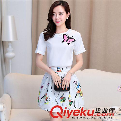 套裝專(zhuān)區(qū) 夏裝新款時(shí)尚套裝小香風(fēng)印花雪紡衫半身裙休閑套裝裙原始圖片2