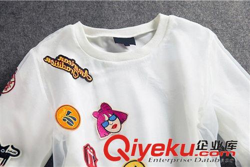 休閑套裝 歐洲站2015明星同款口紅字母貼布 歐根紗短袖上衣+短褲套裝潮品原始圖片3