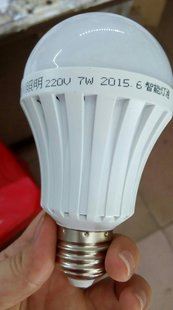 LED球泡燈 廠家批發 led應急智能球泡燈 觸摸式不用電也可以亮的燈泡